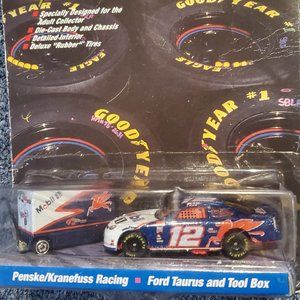 Hot Wheels Racing Ford Taurus #12 Mobil 1 / 1999